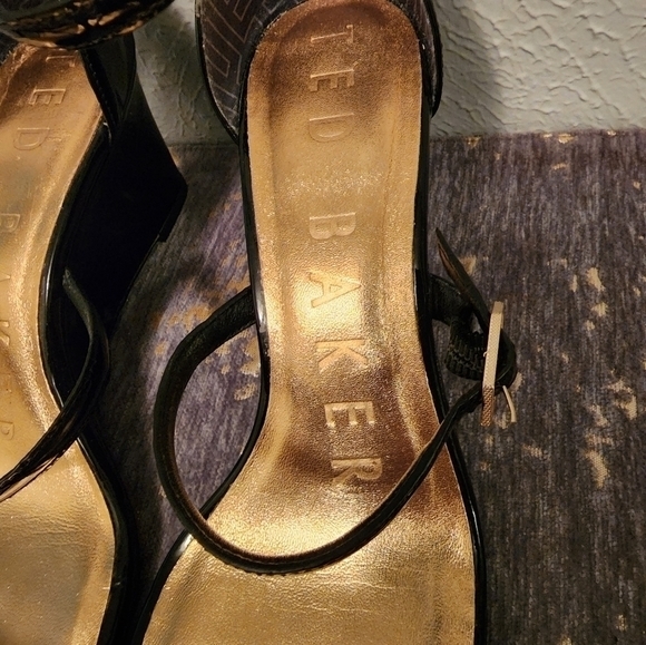 Ted Baker black strappy shoes size‎ 40 (9.5) - Picture 3 of 8